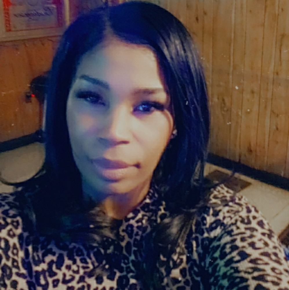 Meet your Posher, Mia